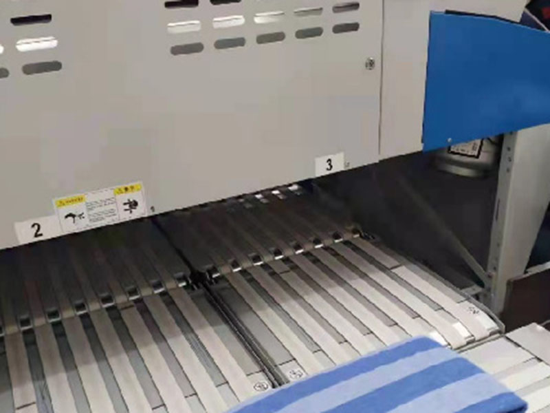 洞头巾类折叠机-01